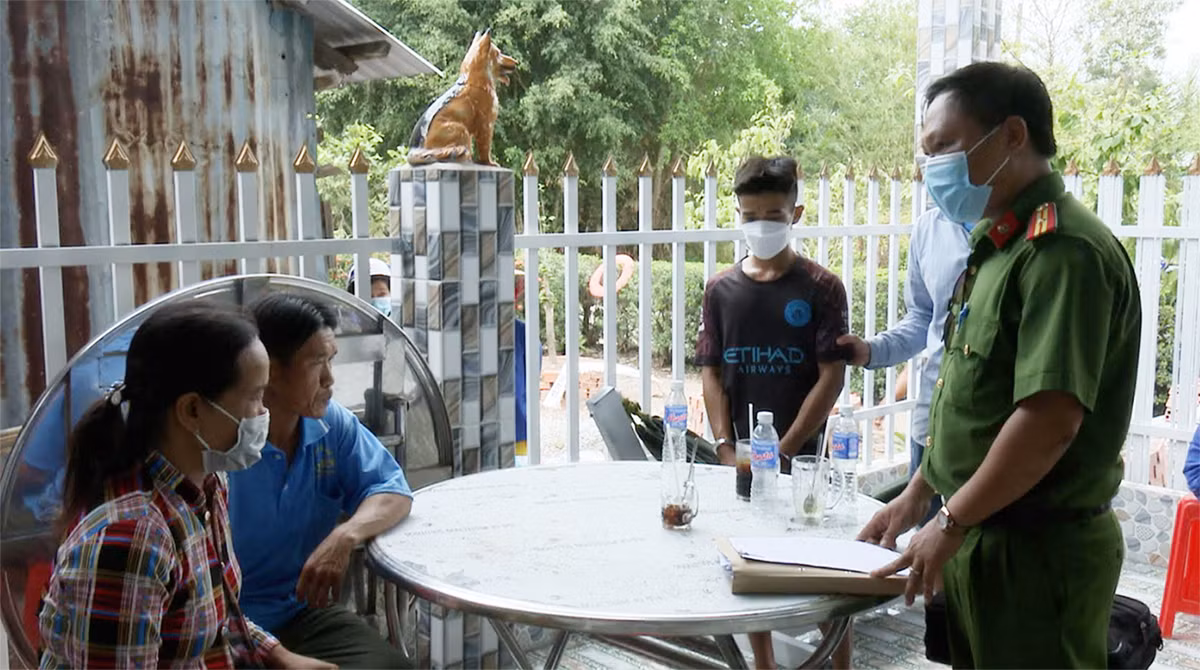 Bắt “yêu râu xanh” cướp tài sản nhiều cô gái quen qua mạng Zalo -1
