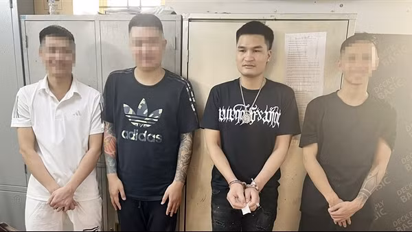 Mang ma túy đá, nam thanh niên chột dạ khi bị 141 "vẫy lại"