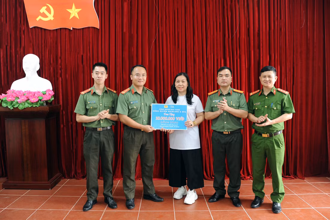 Công đoàn Báo CAND tri ân người có công với cách mạng huyện Vị Xuyên -0