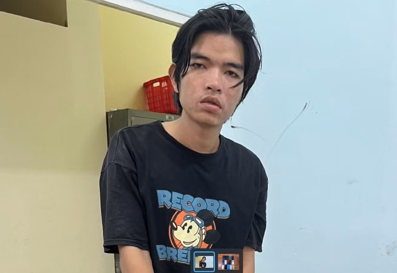 Con nghiện chui qua giếng trời trộm 30 chiếc ĐTDĐ -0