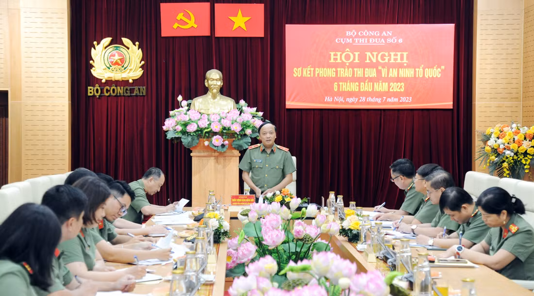 Tăng cường sự đoàn kết, tạo không khí thi đua sôi nổi gắn với&nbsp;nhiệm vụ&nbsp;công tác -0