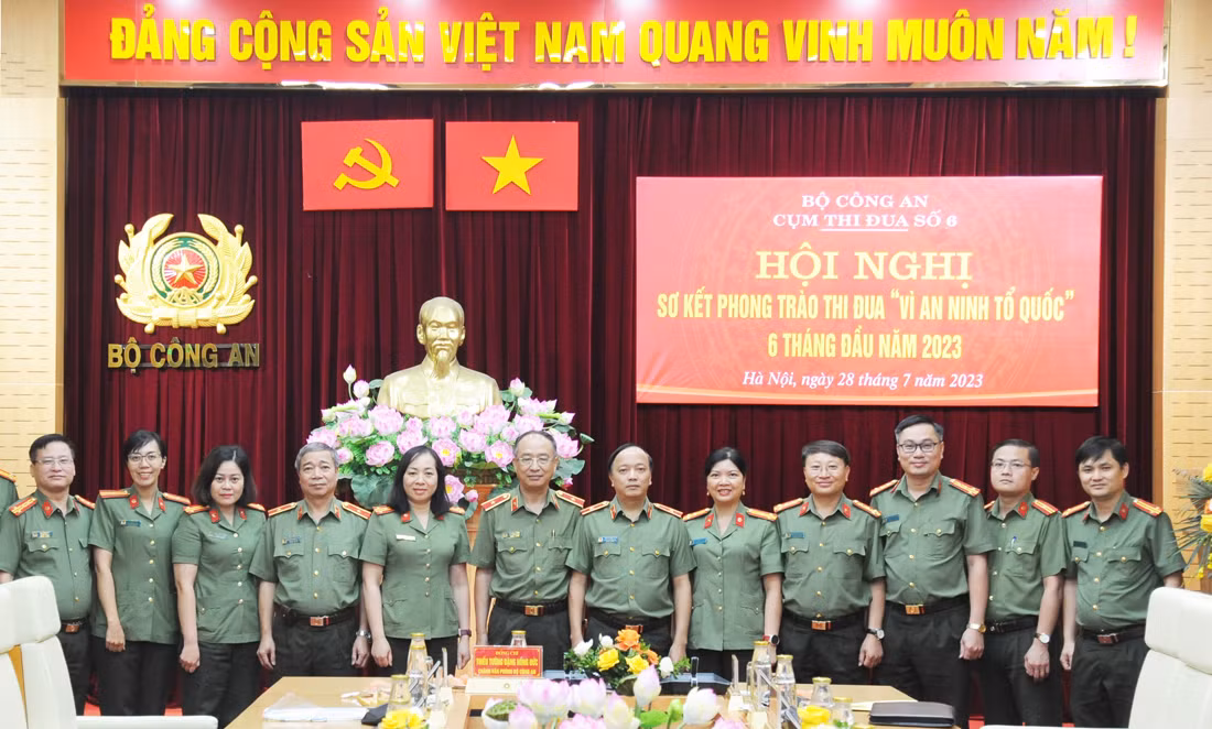 Tăng cường sự đoàn kết, tạo không khí thi đua sôi nổi gắn với&nbsp;nhiệm vụ&nbsp;công tác -0
