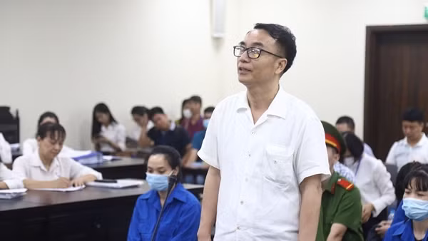 Bị cáo buộc nhận hối lộ, cựu Phó Cục trưởng Cục Quản lý thị trường Hà Nội khai gì?