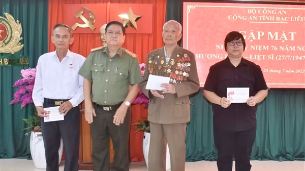 Công an tỉnh Bạc Liêu gặp mặt kỷ niệm 76 năm Ngày Thương binh – Liệt sĩ