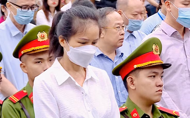 Phiên tòa xét xử vụ án “chuyến bay giải cứu”: Cựu Thư ký Thứ trưởng Bộ Y tế nhận hối lộ 42,6 tỷ đồng lĩnh án chung thân -0