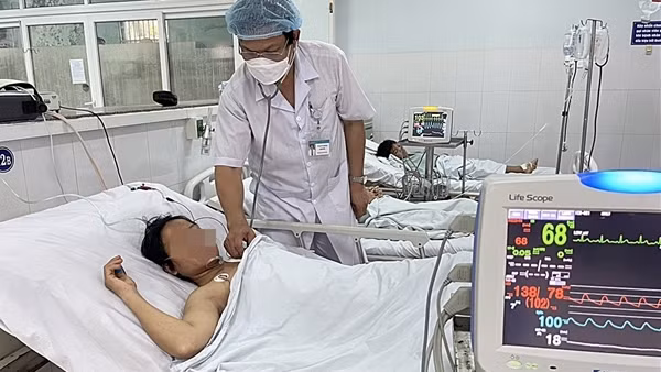 Liên tiếp xảy ra ngộ độc sau khi ăn món cá ủ chua
