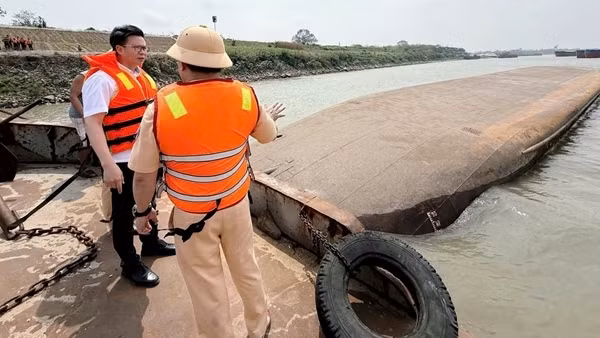 Đã xác định danh tính nạn nhân chìm tàu trên sông Hồng