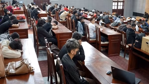Bắt tạm giam 343 đối tượng lừa đảo trực tuyến