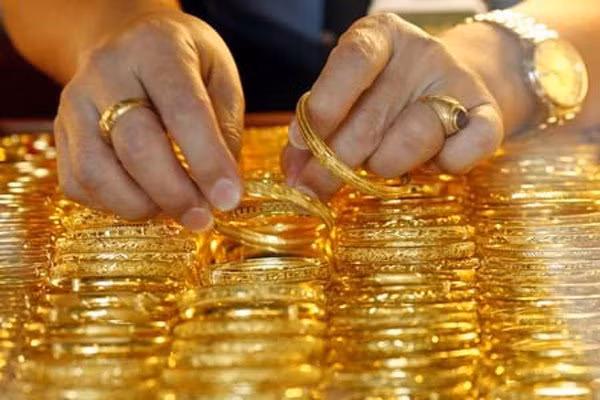 Giá vàng, bạc tiếp tục rớt thảm -0