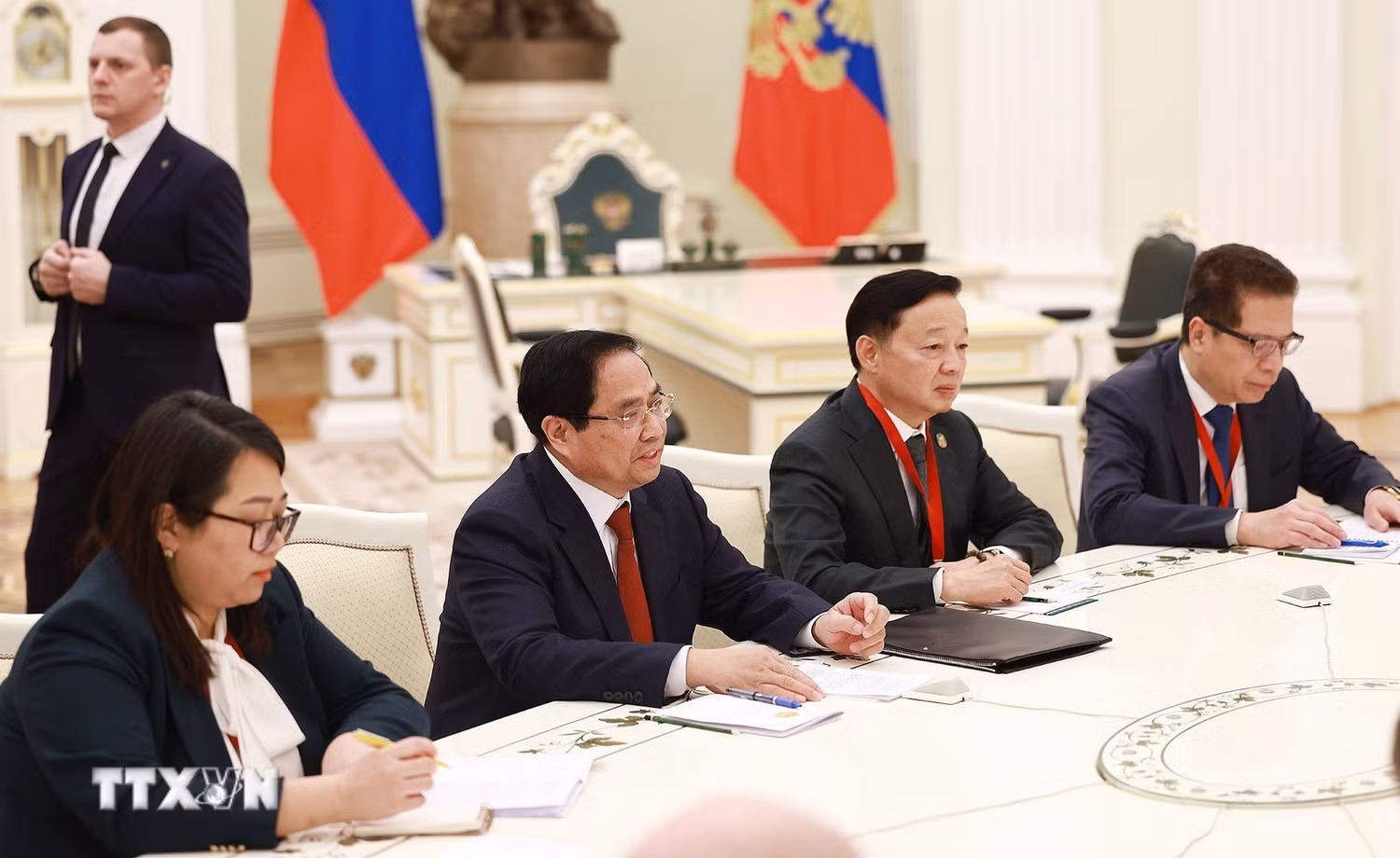 Tổng thống Putin giao Bộ Ngoại giao Nga xem xét miễn thị thực cho công dân Việt Nam -0