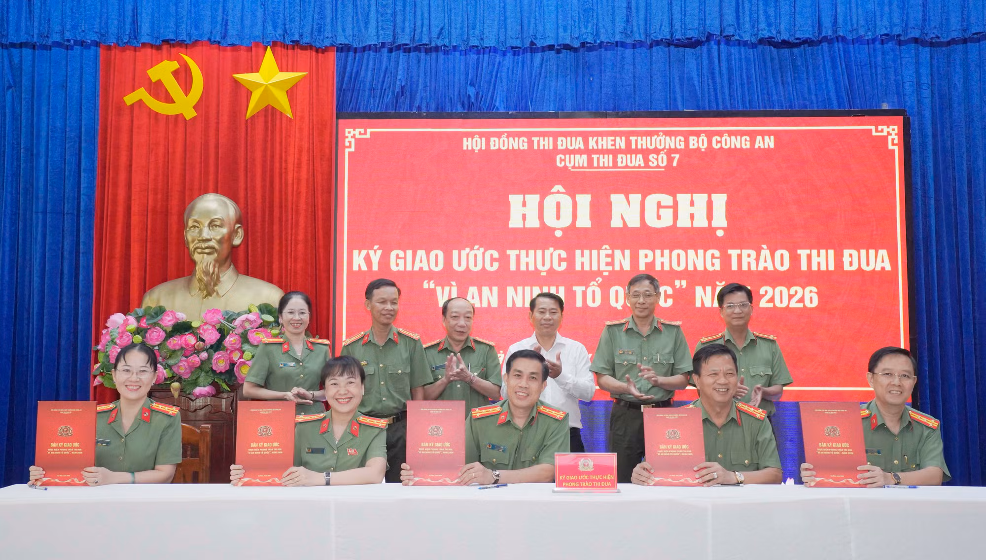 Cụm thi đua số 7 ký giao ước thi đua “Vì an ninh Tổ quốc” năm 2026 -0