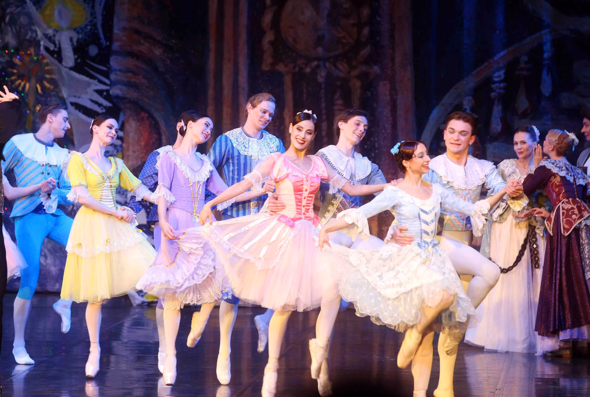 Nghệ sĩ Nga thăng hoa trên sân khấu Nhà hát Hồ Gươm cùng ballet “Kẹp hạt dẻ” -2