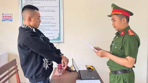 Khởi tố đối tượng quan hệ tình dục với 2 chị em sinh đôi mới 15 tuổi