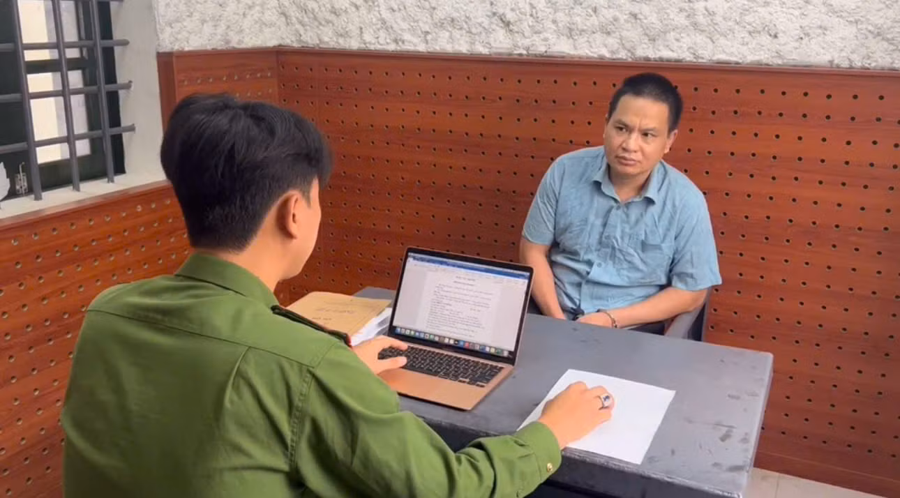 Khởi tố một Giám đốc sử dụng tài liệu giả của cơ quan, tổ chức và lừa đảo chiếm đoạt tài sản -0