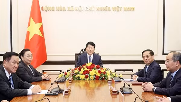 Vun đắp mối quan hệ vĩ đại, đoàn kết đặc biệt và hợp tác toàn diện Việt Nam-Lào
