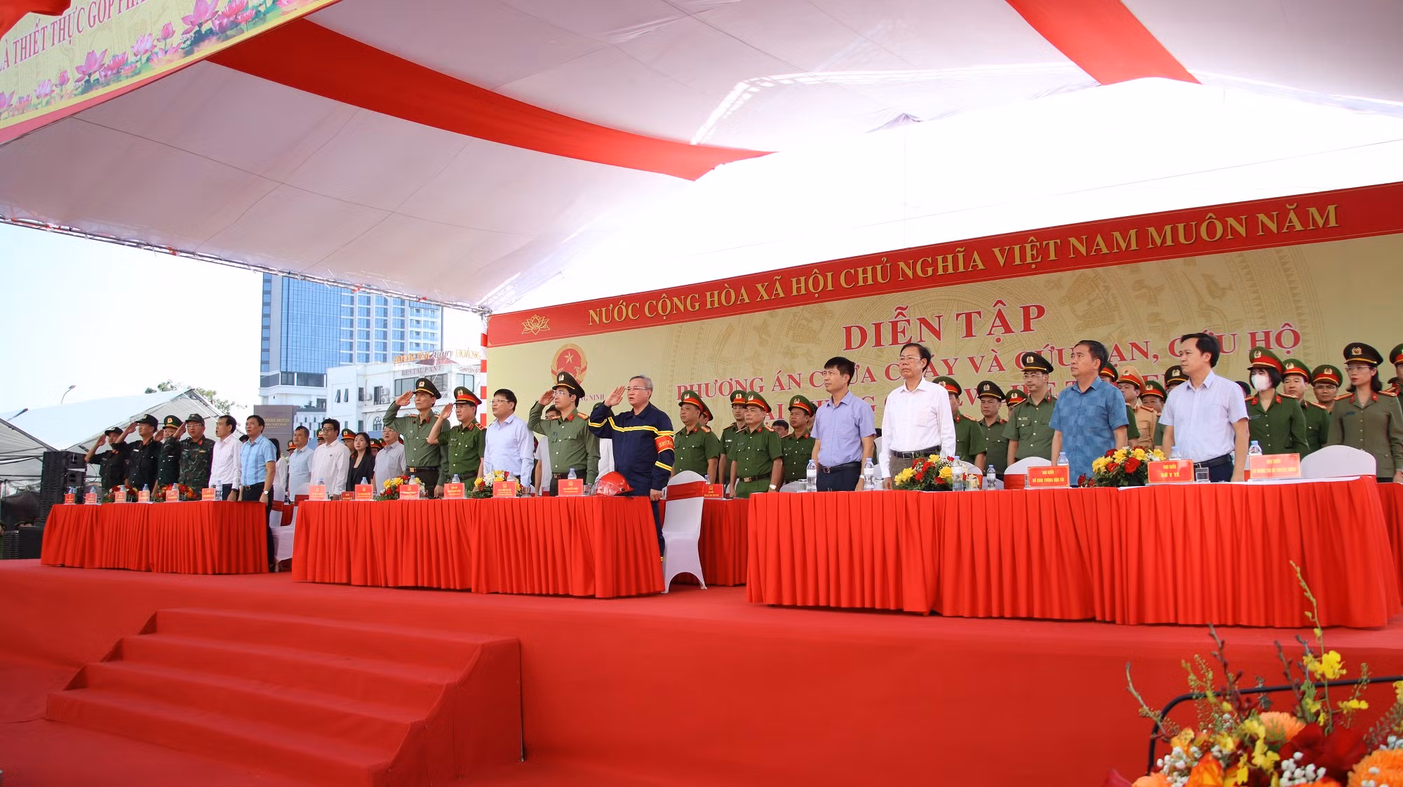 các đại biểu tham dự buổi diễn tập.jpg -0