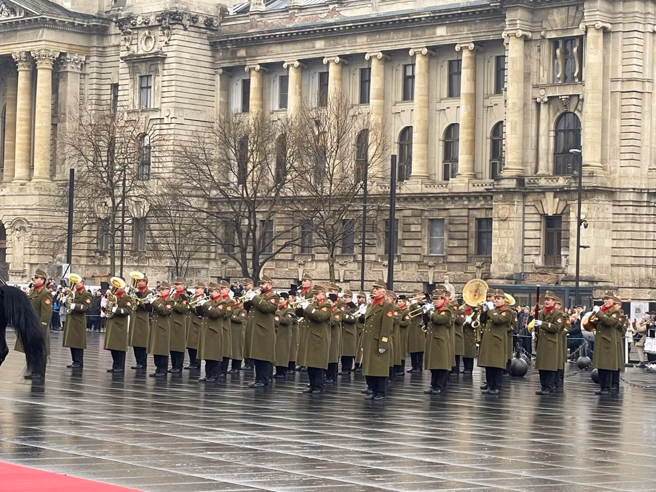 Lễ đón trọng thể Thủ tướng Phạm Minh Chính thăm chính thức Hungary -0