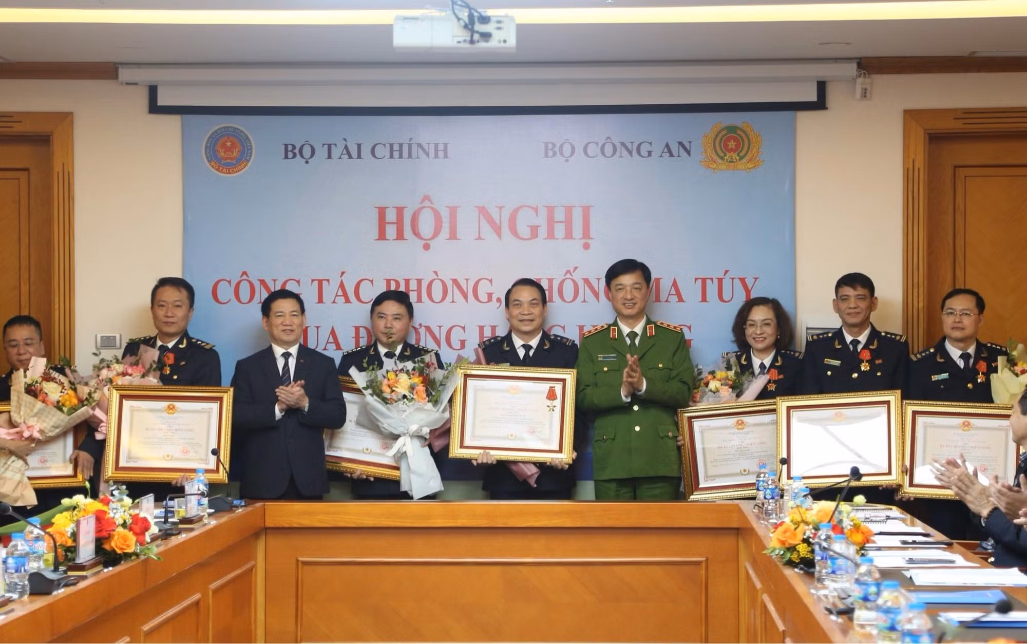 Đẩy mạnh công tác phối hợp trong đấu tranh phòng chống ma tuý -0