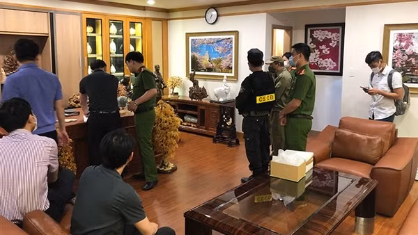 Đấu tranh với tội phạm kinh tế, tham nhũng: Nghiêm minh và nhân văn