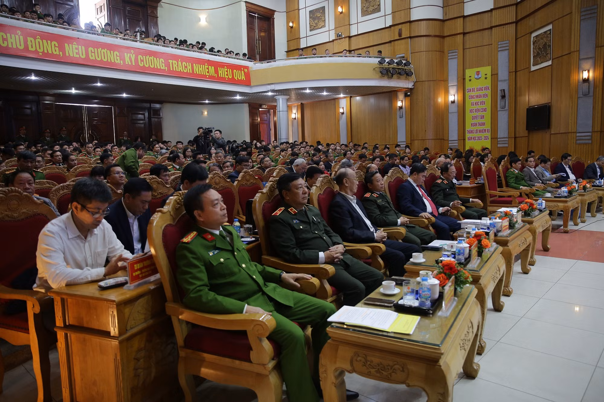 Giải quyết tốt mối quan hệ giữa thực hành dân chủ và tăng cường pháp chế, bảo đảm kỷ cương xã hội -0