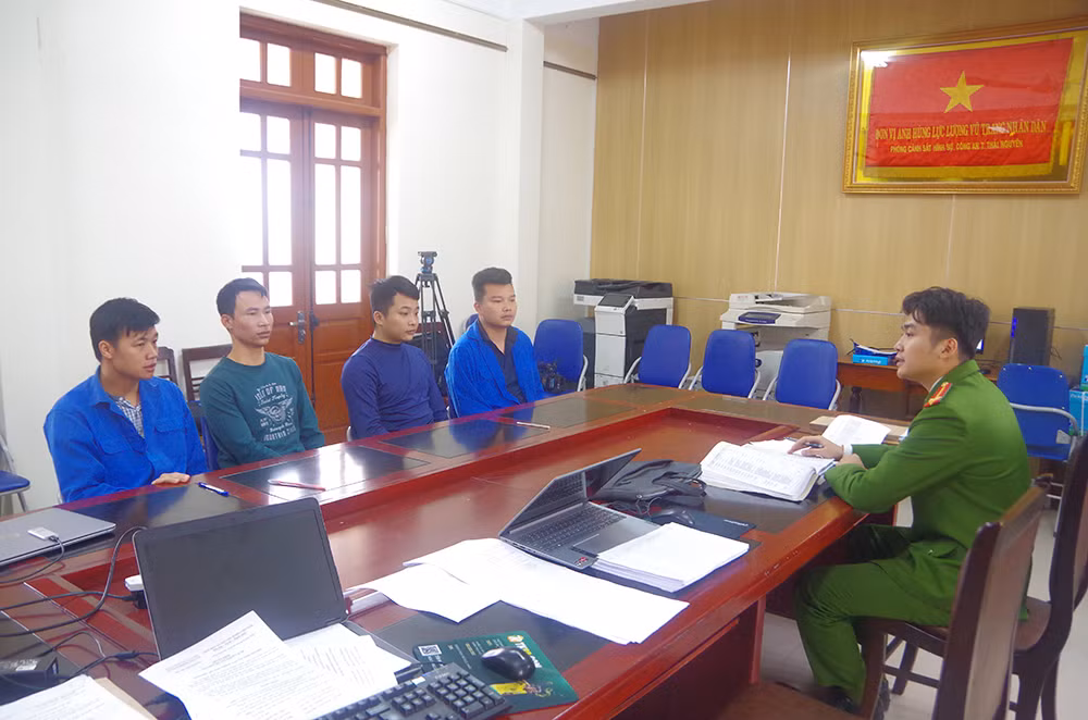 Bắt giữ hai nhóm đối tượng liên quan đến “tín dụng đen” -0