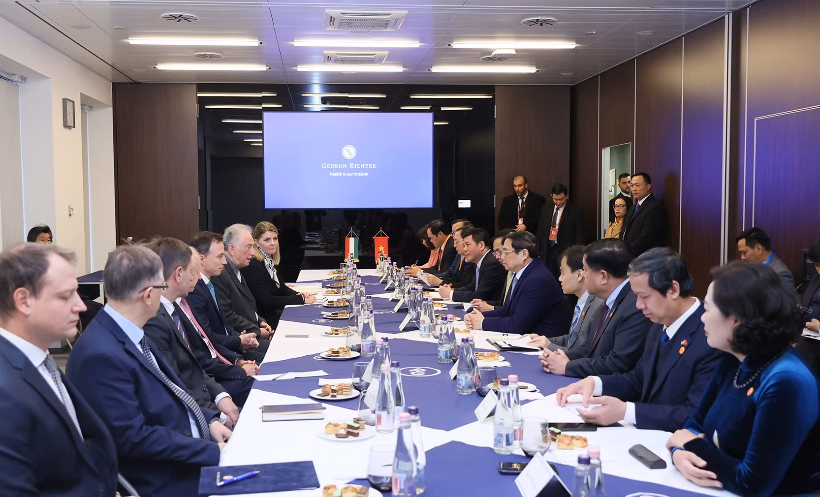 Thủ tướng Chính phủ Phạm Minh Chính hội kiến Phó Chủ tịch Quốc hội Hungary -1