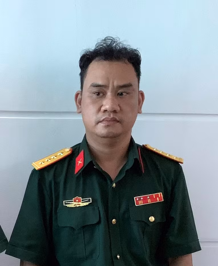 Bắt giữ đối tượng giả mạo “Trung tướng” Quân đội -0