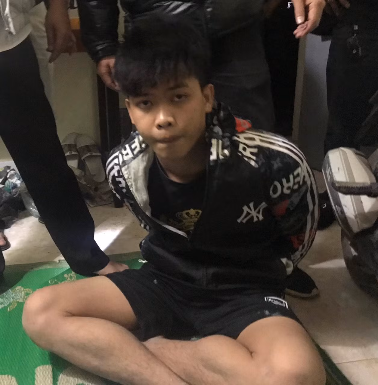 Bắt đối tượng có 3 quyết định truy nã cùng một tội danh cố ý gây thương tích. -0