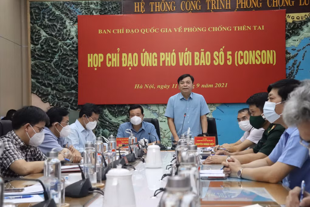 Huy động 15 máy bay, 160 xe đặc chủng sẵn sàng ứng phó bão số 5 -0