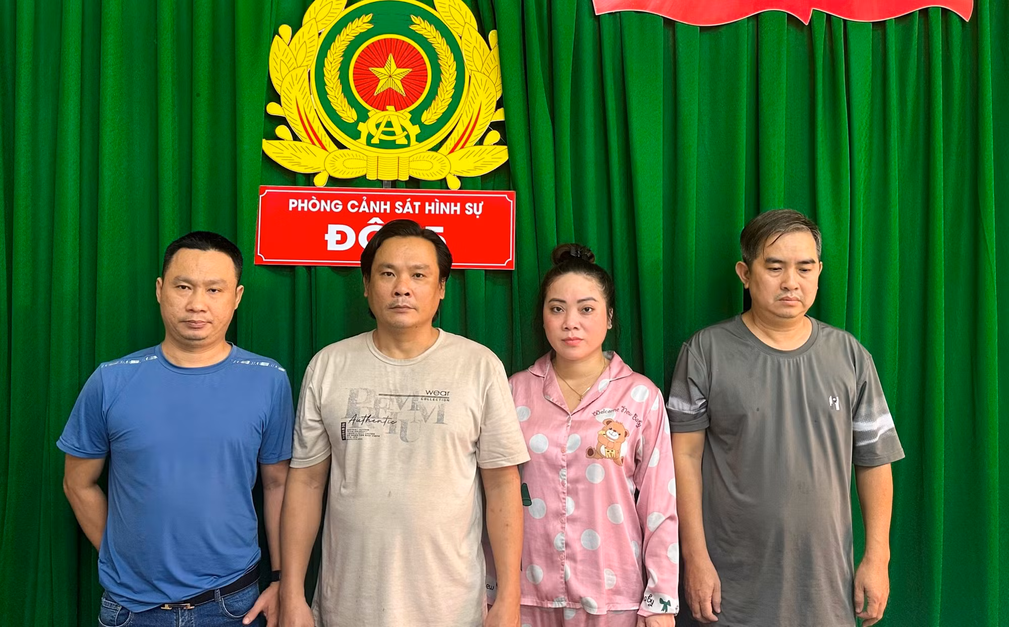 Triệt phá ổ môi giới mại dâm tại Nhà hàng karaoke 98 -0