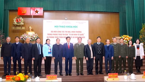 Thi đua yêu nước, gần dân, trọng dân, hiểu dân, có trách nhiệm với dân