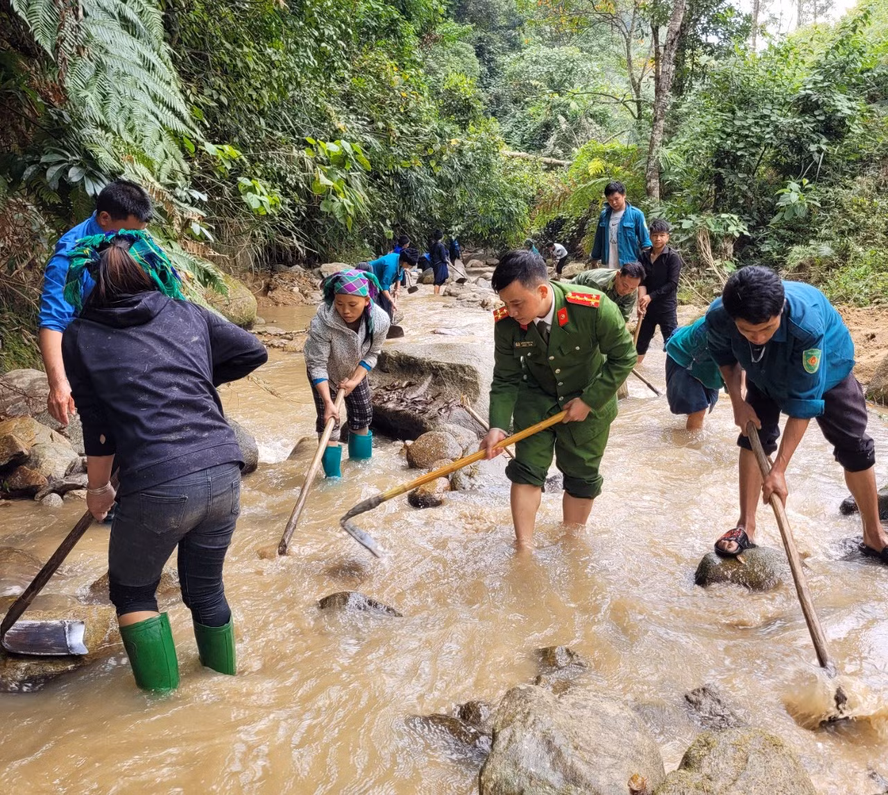 Khánh thành cây cầu nối nhịp yêu thương ở xã vùng cao Hà Giang -0