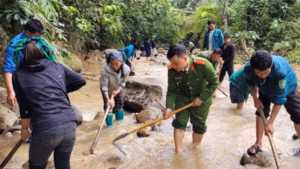 Khánh thành cây cầu nối nhịp yêu thương ở xã biên giới Hà Giang