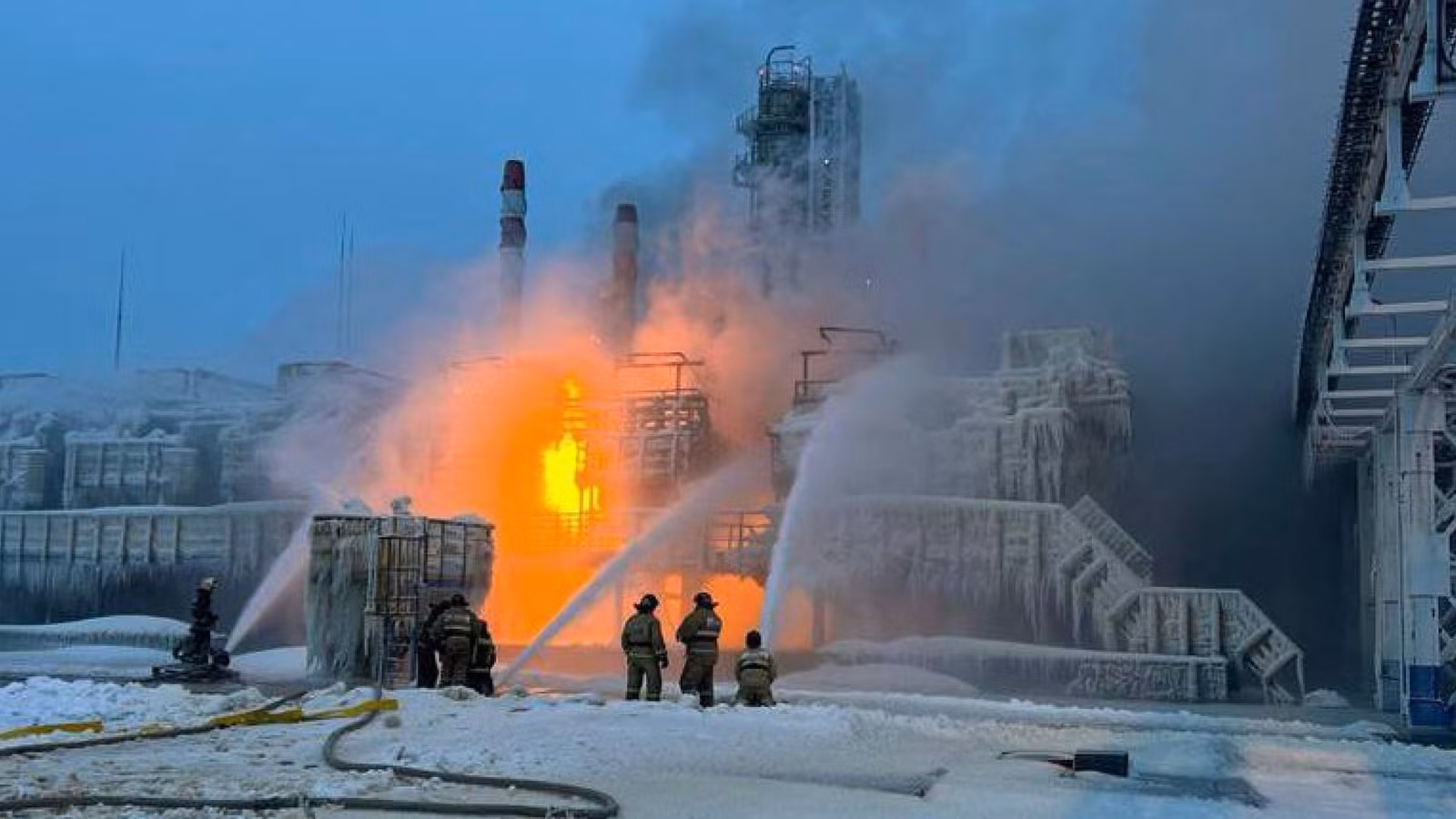 Cháy lớn tại khu phức hợp khí đốt của Nga ở Biển Baltic -0