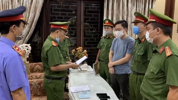 Chủ tịch Hội đồng quản trị chỉ đạo rao bán “vịt trời”