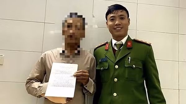 Trên đường chở vợ đi khám bệnh, Đại uý Công an kịp thời cứu cô gái thoát khỏi "yêu râu xanh"