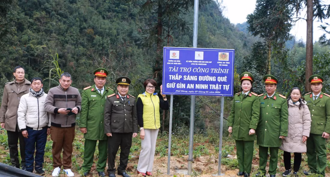 Mang “Xuân Yêu Thương” tới vùng cao lạnh giá thị trấn Phố Bảng, Hà Giang -0