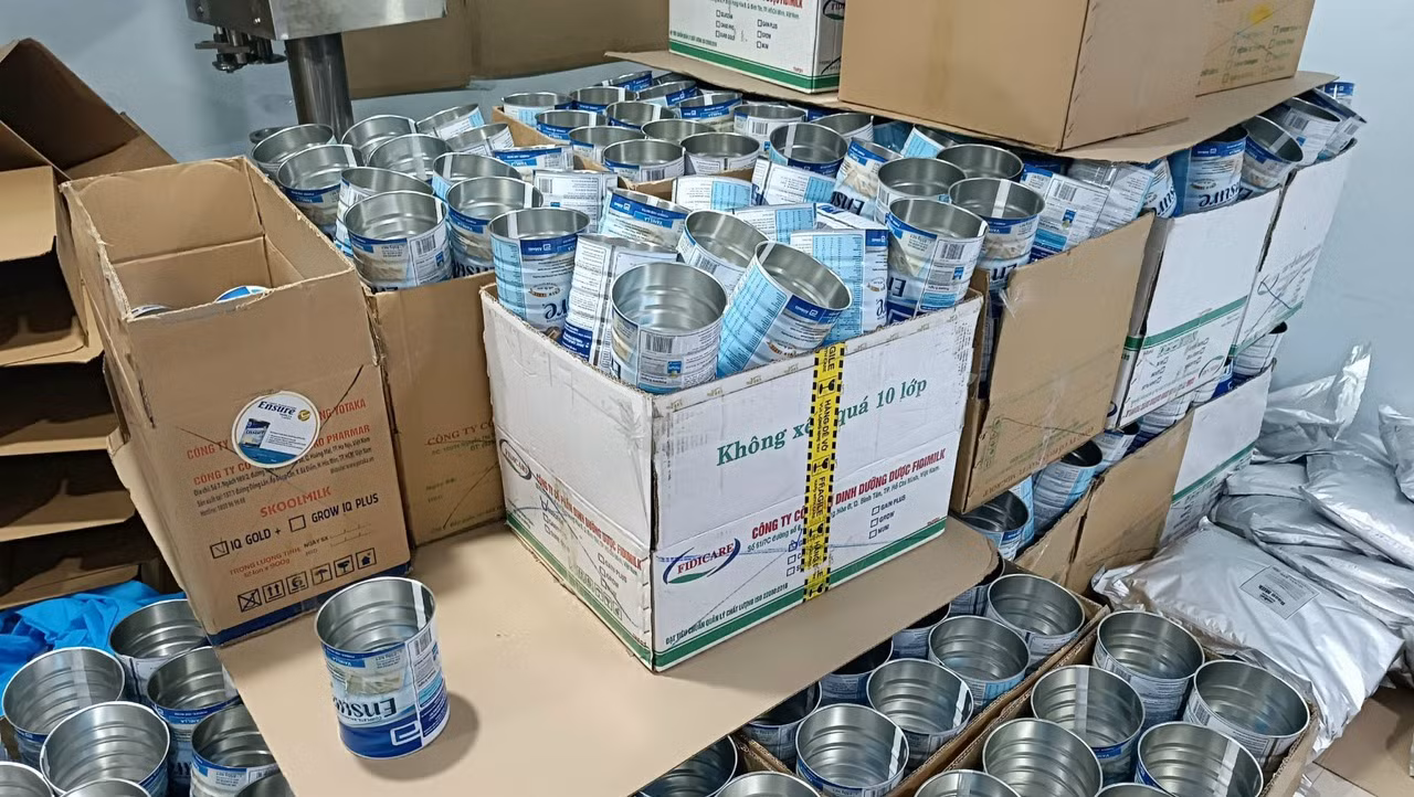 Sản xuất sữa bột giả thương hiệu nổi tiếng, thu lợi hơn 3 tỷ đồng -0