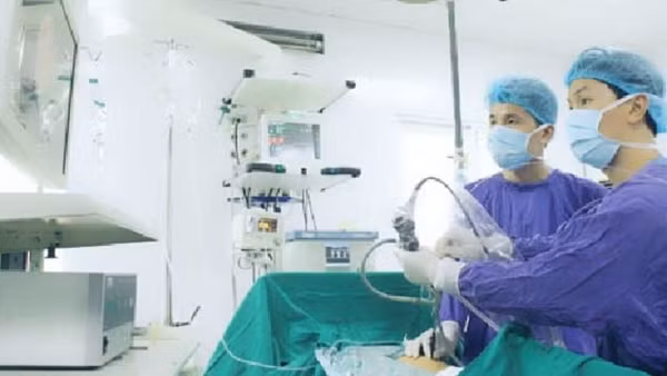 Triển khai mạnh mẽ việc ứng dụng kỹ thuật tiên tiến, hiện đại trong khám và điều trị người bệnh