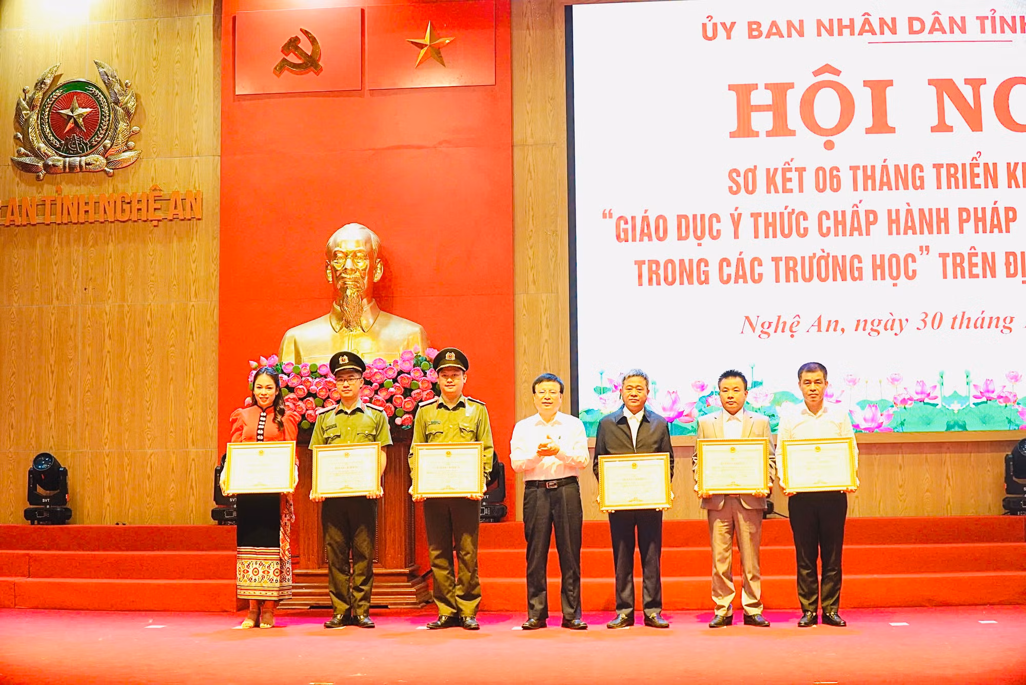 Tỉnh Nghệ An: Sơ kết 6 tháng triển khai mô hình “Giáo dục ý thức chấp hành pháp luật và kỹ năng sống trong các trường học”. -0