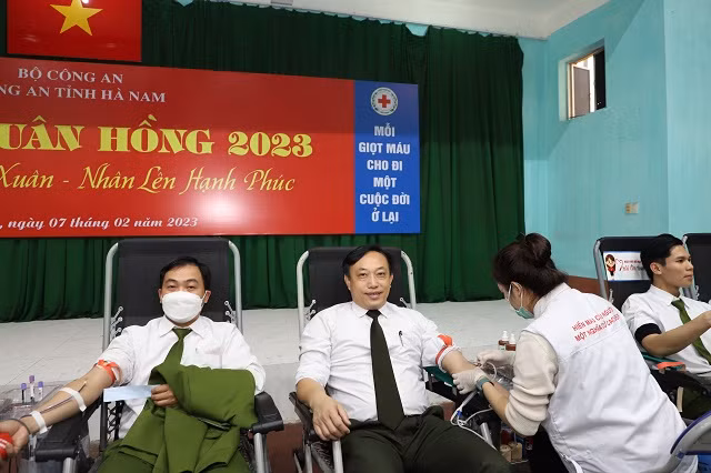 một số hình ảnh lễ hội xuân hồng 2023 tại công an hà nam 3.jpg -0