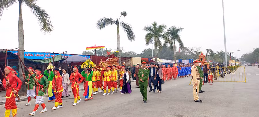 Lễ khai ấn Đền Trần diễn ra trang nghiêm, an toàn -0