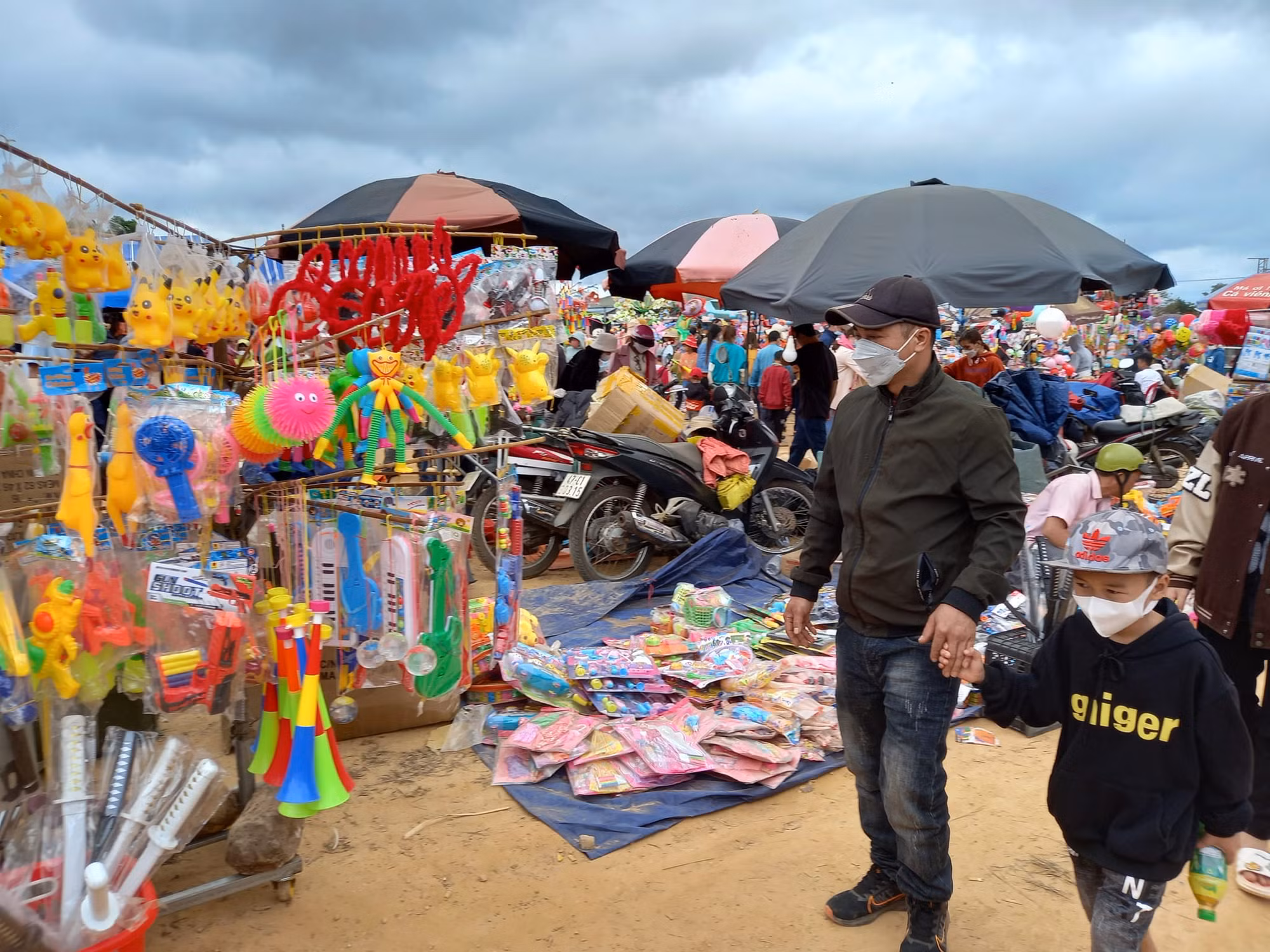 Rộn ràng Chợ tình trên Tây Nguyên -0