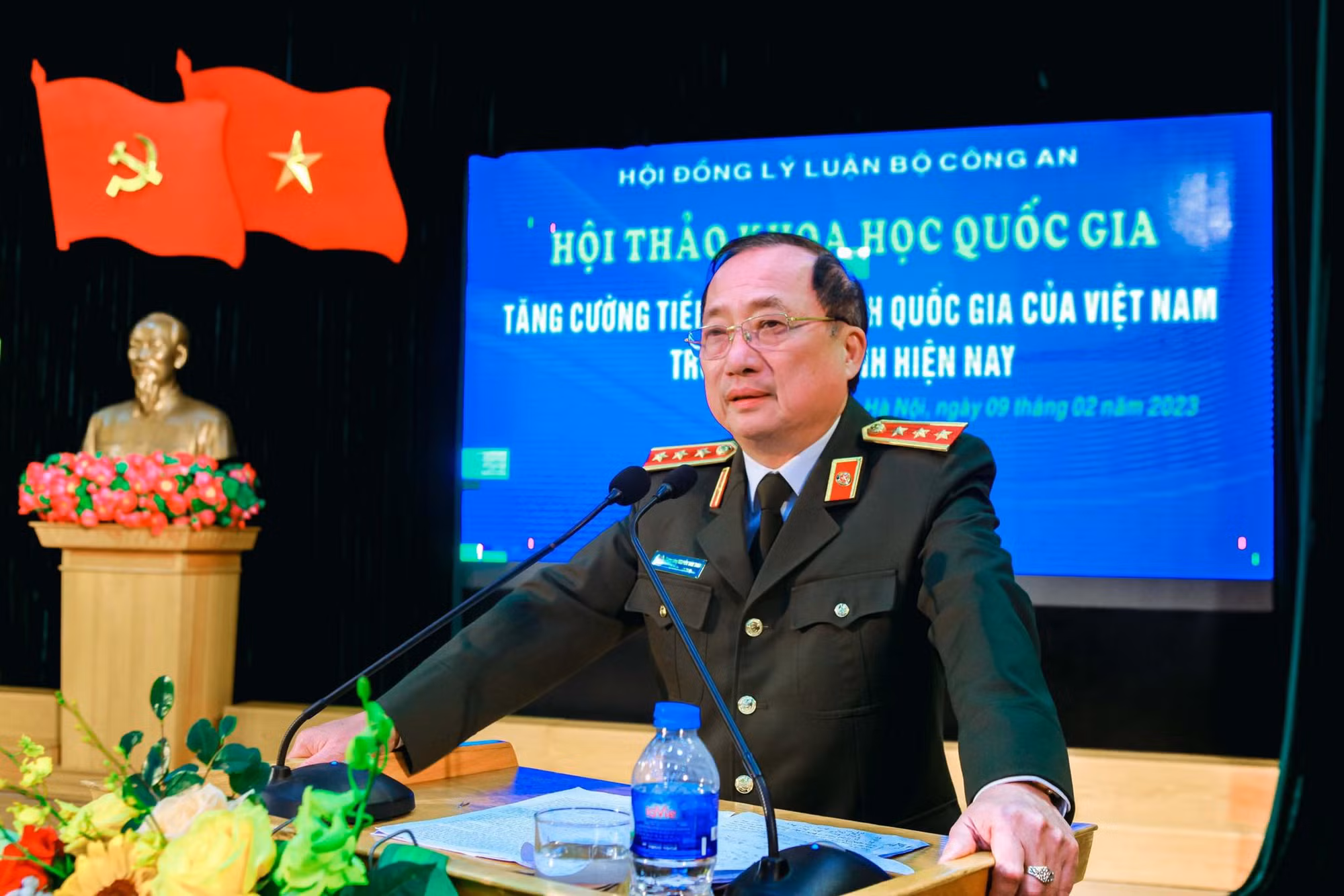 Phát huy vai trò nòng cốt của lực lượng CAND trong tăng cường tiềm lực an ninh quốc gia -0