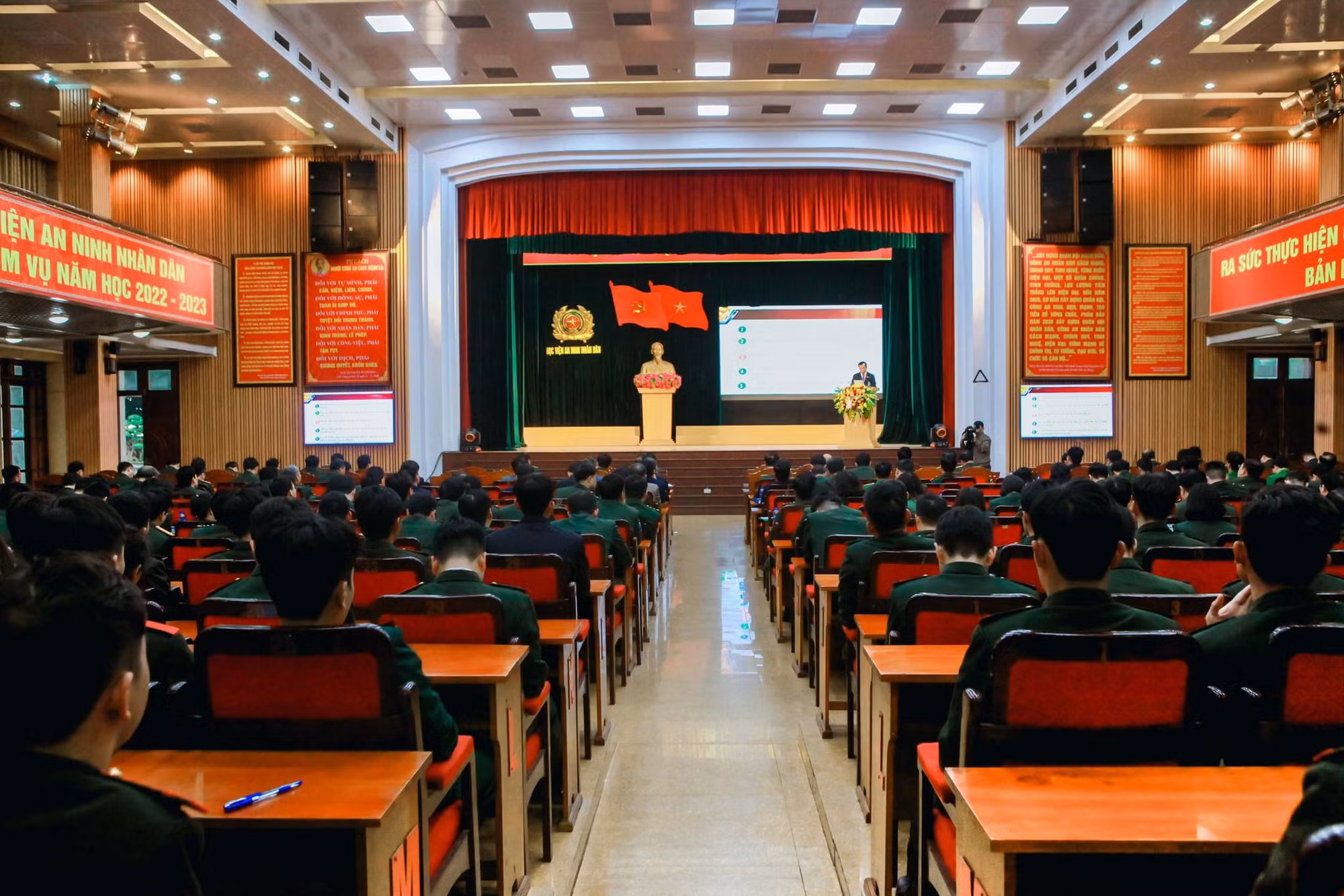 Phát huy vai trò nòng cốt của lực lượng CAND trong tăng cường tiềm lực an ninh quốc gia -0