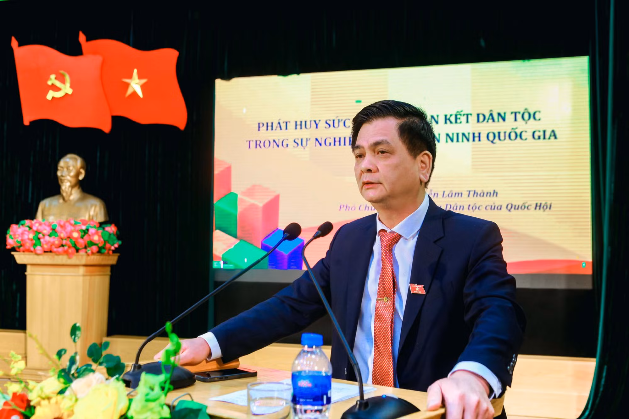 Phát huy vai trò nòng cốt của lực lượng CAND trong tăng cường tiềm lực an ninh quốc gia -0