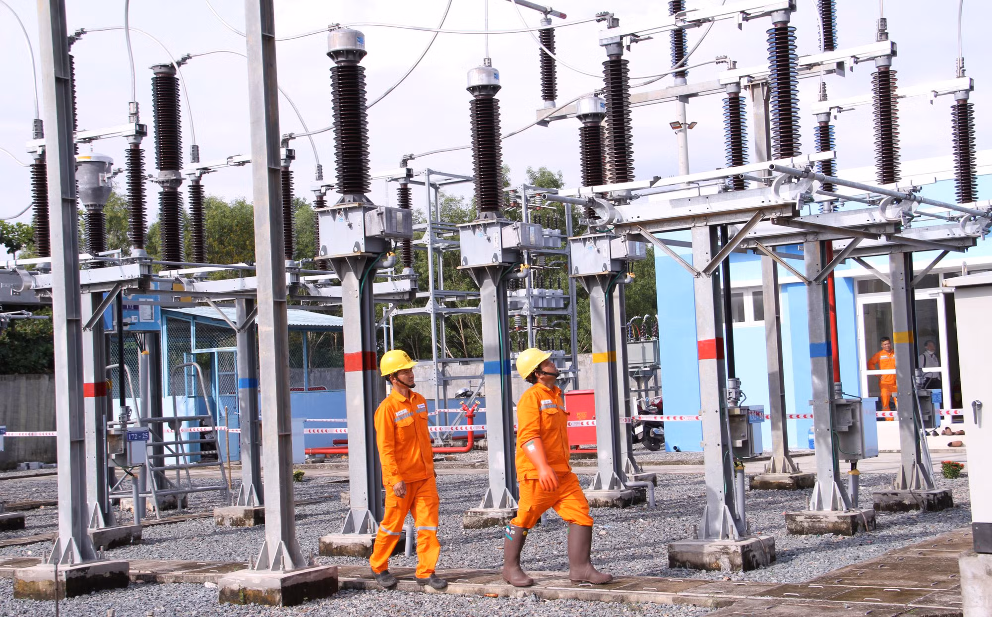 Nhìn lại công trình đường dây 220kV vượt biển dài nhất Đông Nam Á -0