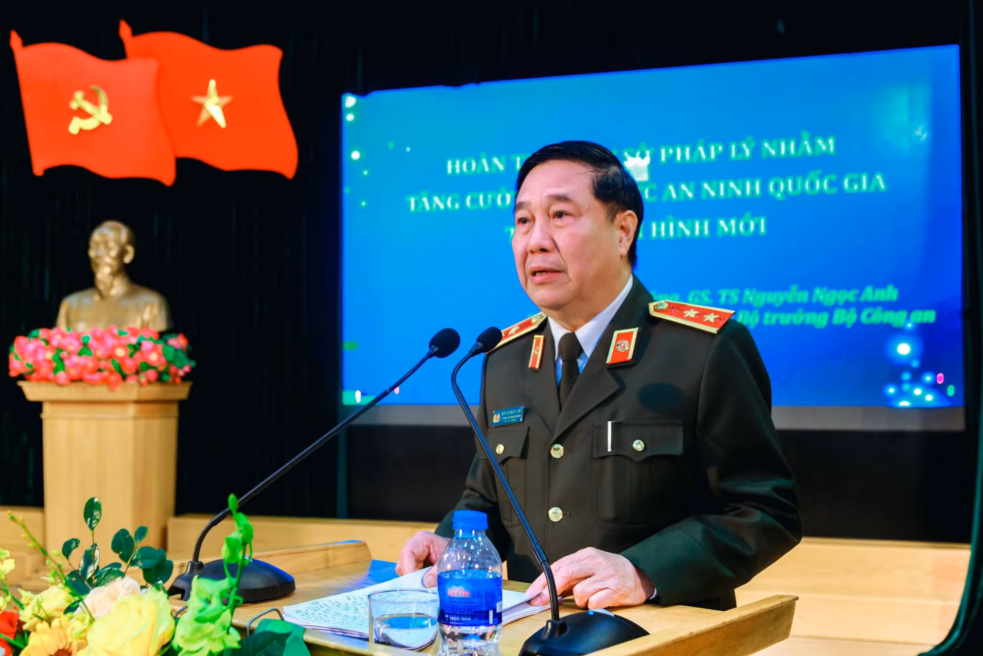 Phát huy vai trò nòng cốt của lực lượng CAND trong tăng cường tiềm lực an ninh quốc gia -0