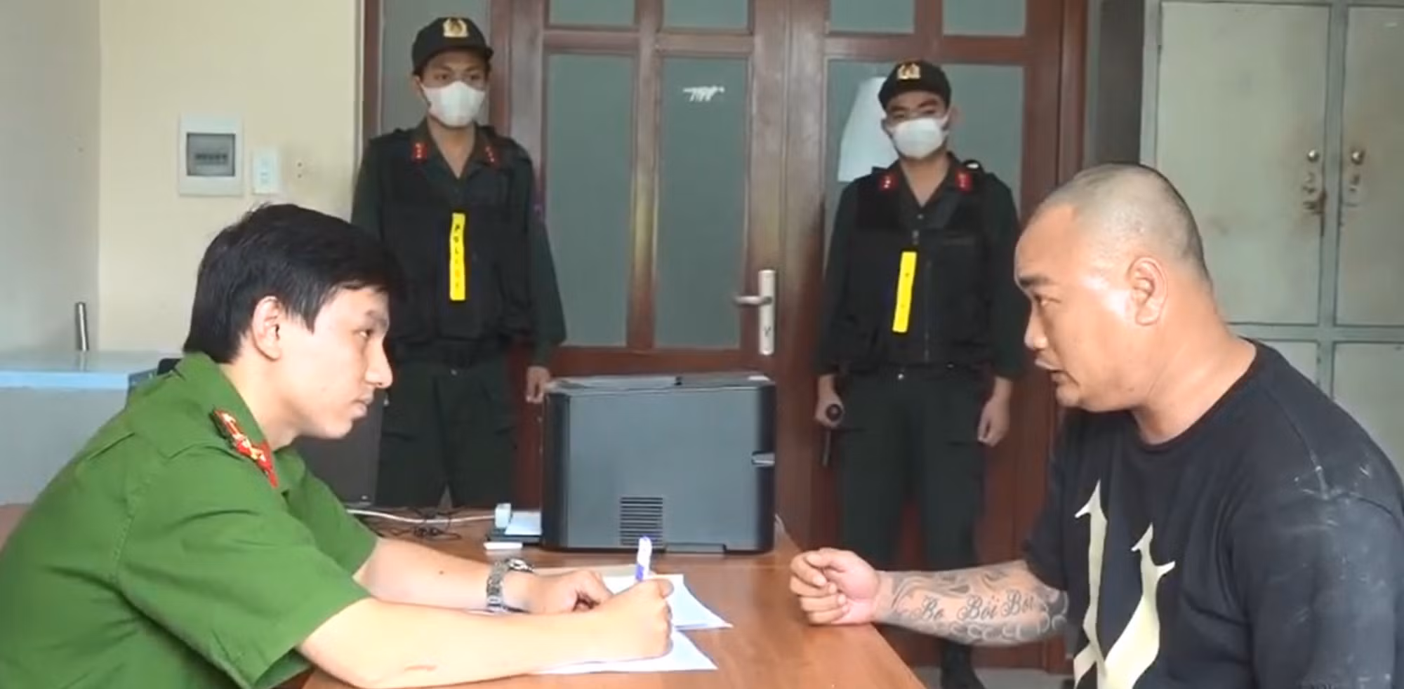 Triệt phá băng nhóm cộm cán thu tiền bảo kê tại khu vực chợ đầu mối Bình Điền -0