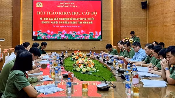 Kết hợp chặt chẽ giữa bảo đảm ANQG với phát triển kinh tế-xã hội và đối ngoại trong tình hình mới